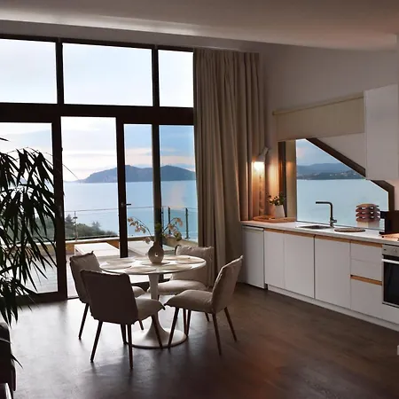 Апартаменты Feel The Sea *